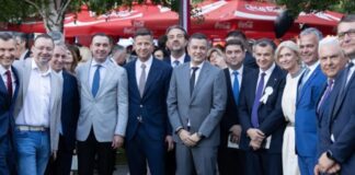 Dubla măsură a celerității: cetățeanul poate aștepta, politica nu!